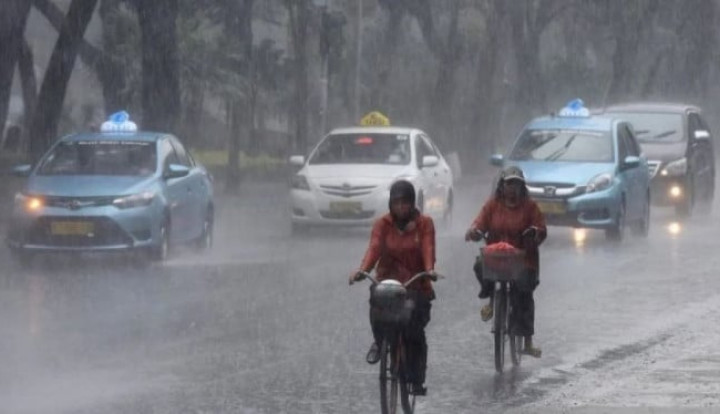 Waspada Hujan Lebat 15-21 Februari: Jakarta dan Wilayah Terdampak Monsun Asia